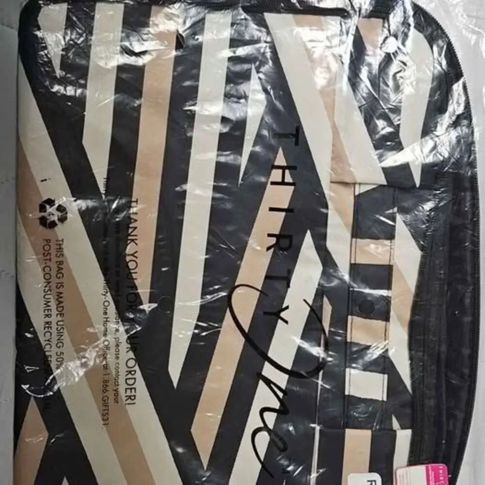 Thirty-one Small Laptop Sleeve in Crisscross Colorblock New in Package